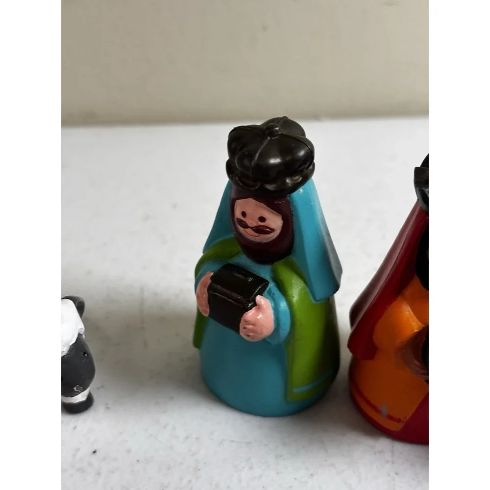 Vintage 1993 Avon Child's My First Christmas Story Nativity‎ 9 PC Set Complete